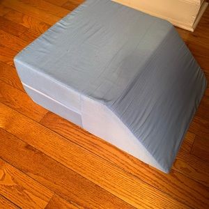 Leg Elevation Pillow. Ortho Bed Wedge to improve Circulation